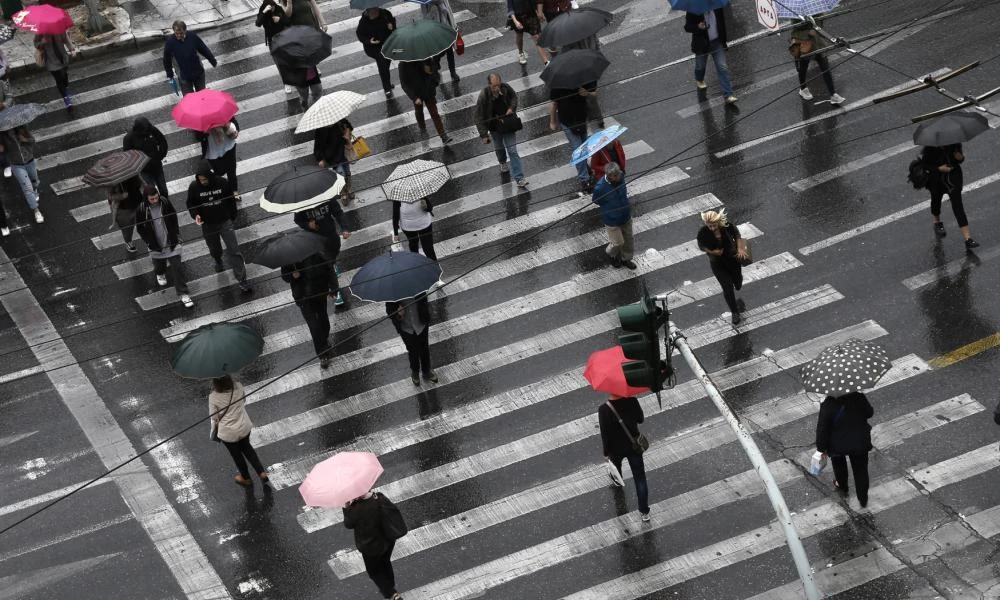 Καιρός σήμερα: Βροχές σε όλη τη χώρα – Πέφτει η θερμοκρασία